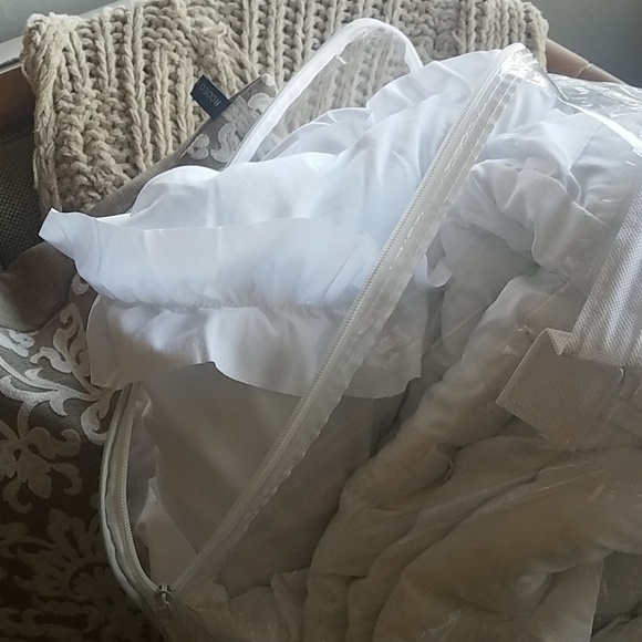 LUSH DECOR COMFORTER SET 3 PC WHITE TWIN XL - Picture 3 of 4